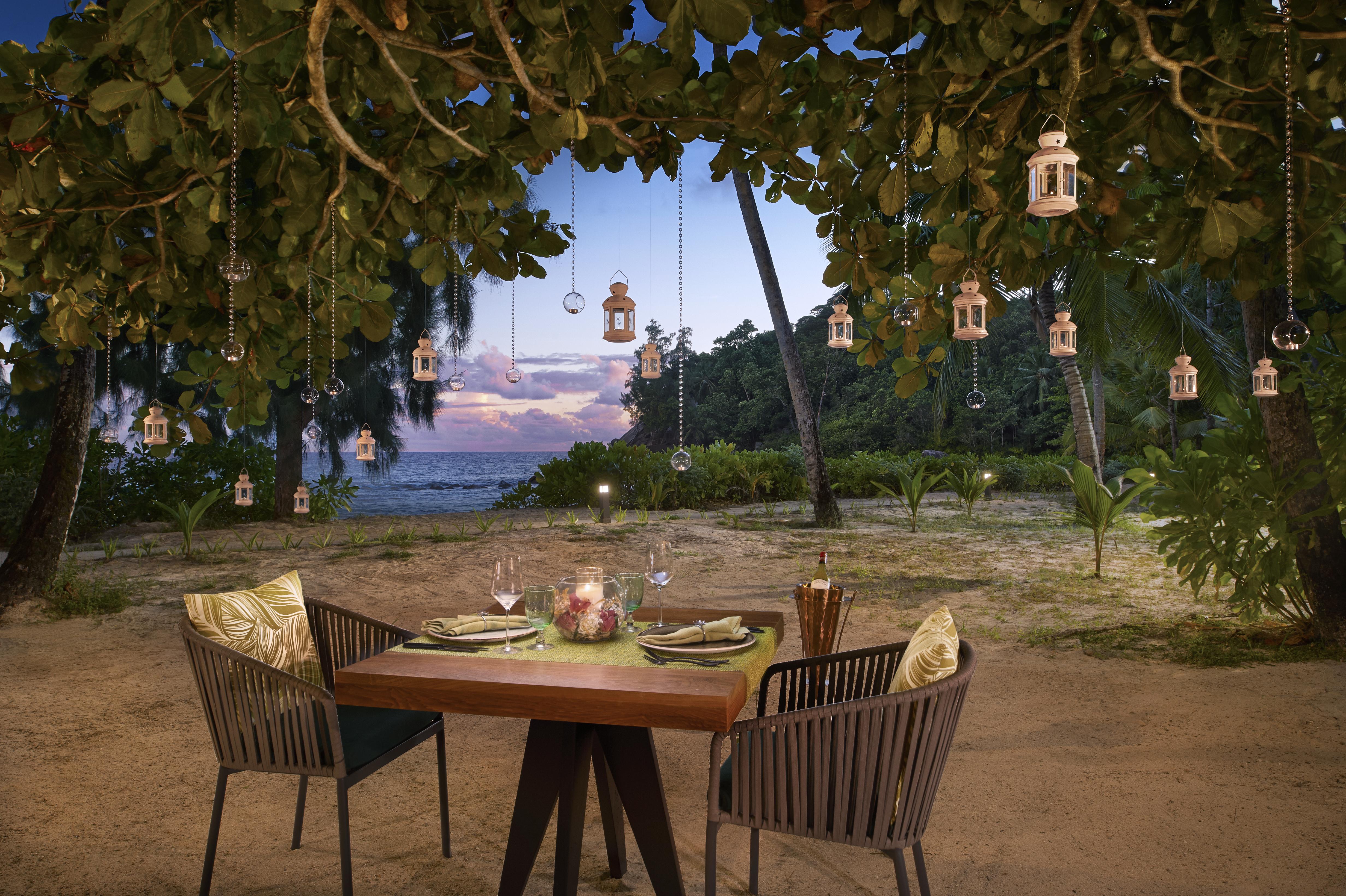Avani Barbarons Seychelles Resort Grand Anse  Buitenkant foto