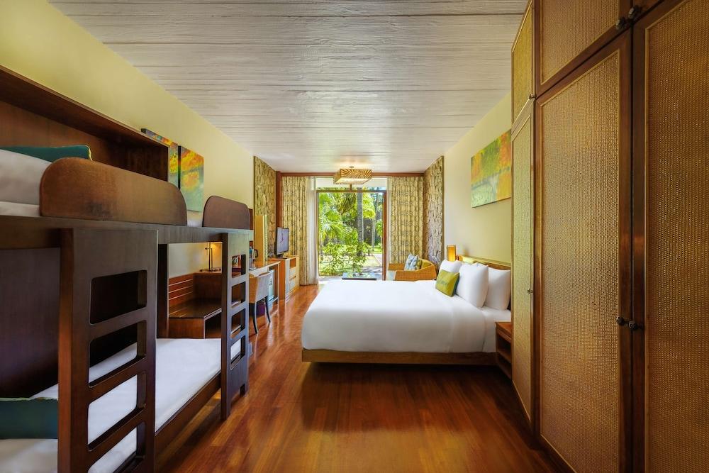 Avani Barbarons Seychelles Resort Grand Anse  Buitenkant foto