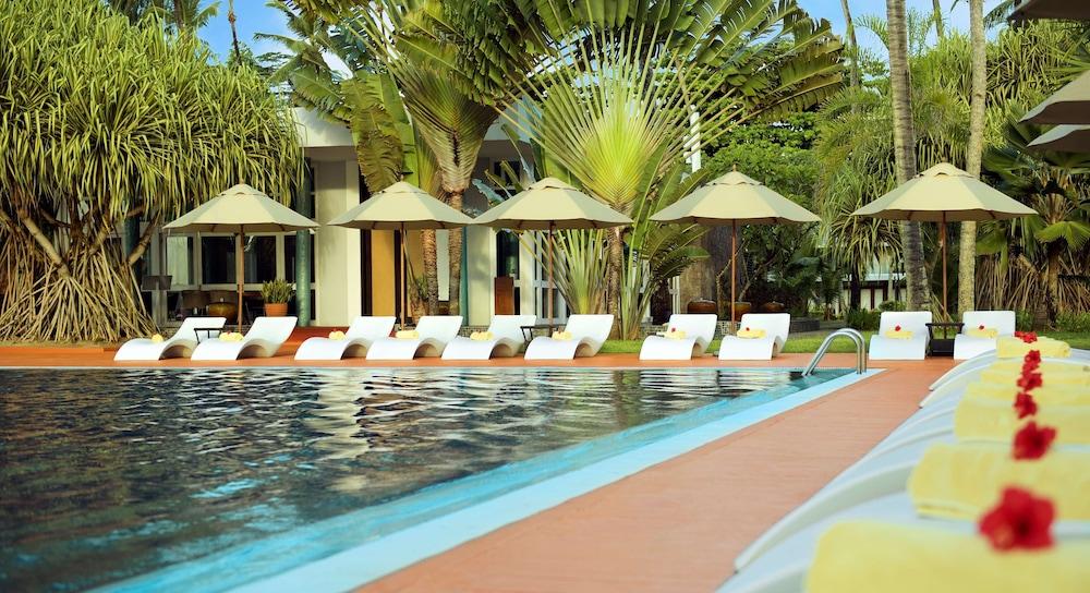 Avani Barbarons Seychelles Resort Grand Anse  Buitenkant foto