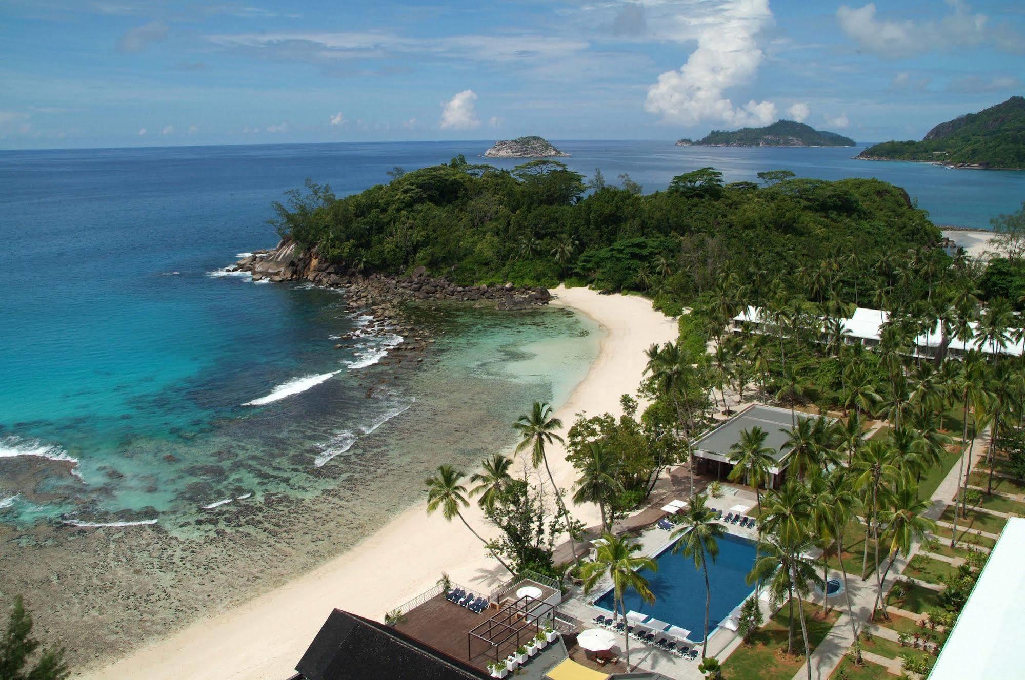 Avani Barbarons Seychelles Resort Grand Anse  Buitenkant foto